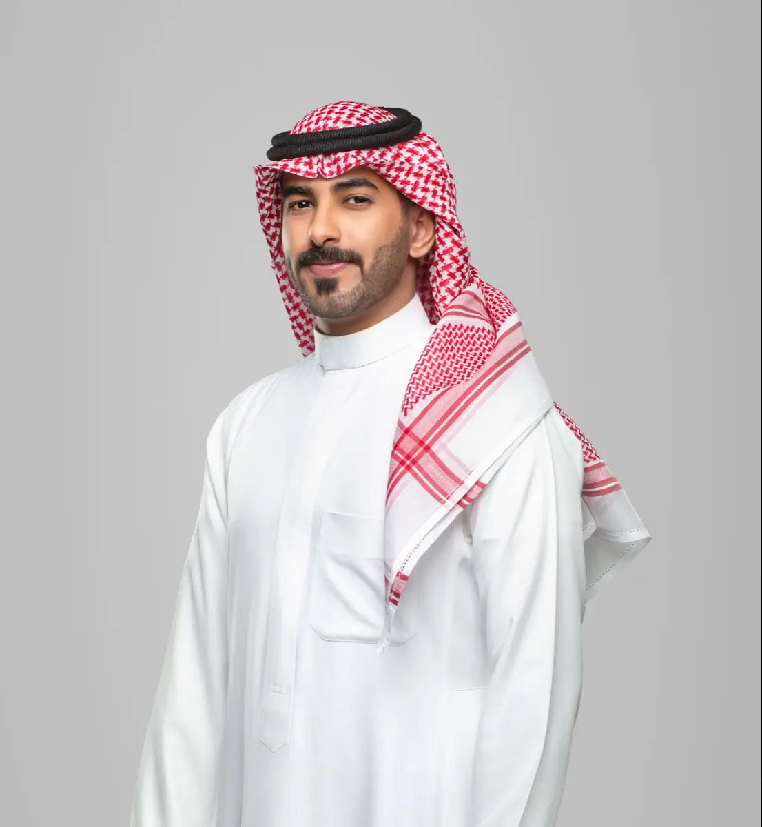 ثوب سعودي فاخر